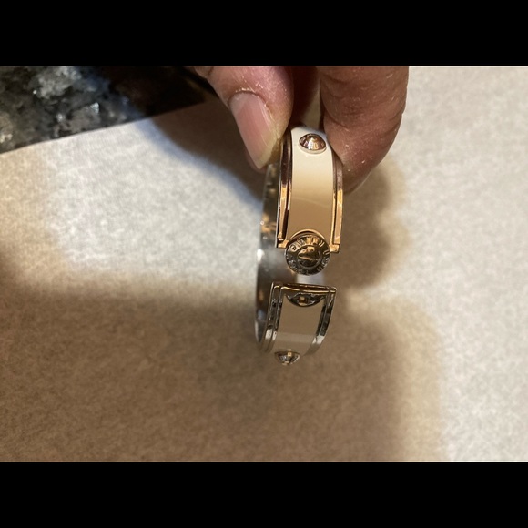 Henri bendel bracelet med size - Picture 3 of 4